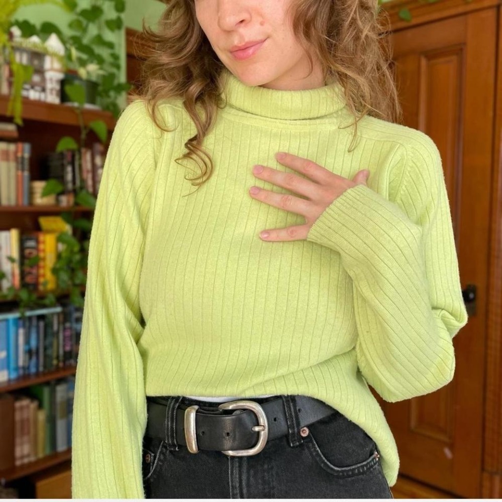 Bright green vintage 90s turtleneck